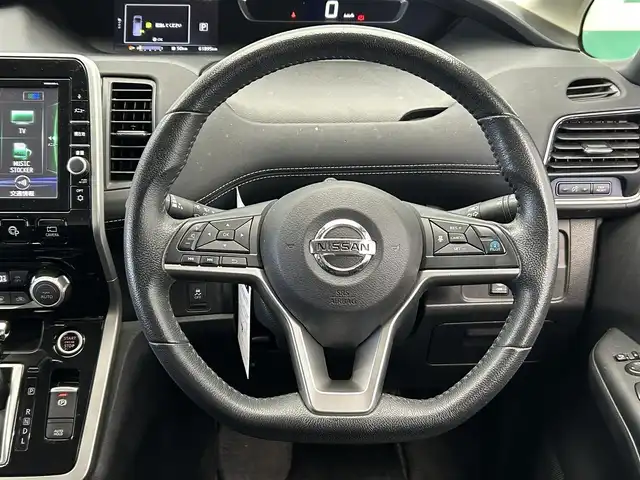 日産 セレナ ハイウェイスター 鹿児島県 2017(平29)年 6.2万km ブリリアントホワイトパール 2トーン 禁煙車/プロパイロット/　・レーンキープアシスト/　・自動駐車システム/　・クルーズコントロール(追従走行あり)/純正9インチナビ(MM516D-L)/　・Bluetooth/　・AppleCarPlay/　・AndroidAuto/　・AUX/iPod/　・フルセグTV/　・USB/　・AM/FM/両側パワースライドドア/後席モニター/全周囲カメラ/デジタルインナーミラー/前後コーナーセンサー/ETC/ドライブレコーダー/純正フロアマット/純正アルミホイール/電動格納ミラー