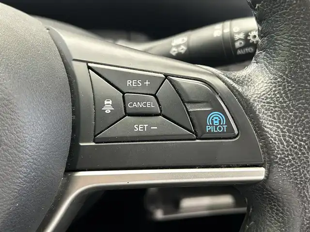 日産 セレナ ハイウェイスター 鹿児島県 2017(平29)年 6.2万km ブリリアントホワイトパール 2トーン 禁煙車/プロパイロット/　・レーンキープアシスト/　・自動駐車システム/　・クルーズコントロール(追従走行あり)/純正9インチナビ(MM516D-L)/　・Bluetooth/　・AppleCarPlay/　・AndroidAuto/　・AUX/iPod/　・フルセグTV/　・USB/　・AM/FM/両側パワースライドドア/後席モニター/全周囲カメラ/デジタルインナーミラー/前後コーナーセンサー/ETC/ドライブレコーダー/純正フロアマット/純正アルミホイール/電動格納ミラー