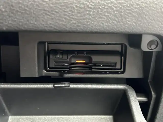 日産 セレナ ハイウェイスター 鹿児島県 2017(平29)年 6.2万km ブリリアントホワイトパール 2トーン 禁煙車/プロパイロット/　・レーンキープアシスト/　・自動駐車システム/　・クルーズコントロール(追従走行あり)/純正9インチナビ(MM516D-L)/　・Bluetooth/　・AppleCarPlay/　・AndroidAuto/　・AUX/iPod/　・フルセグTV/　・USB/　・AM/FM/両側パワースライドドア/後席モニター/全周囲カメラ/デジタルインナーミラー/前後コーナーセンサー/ETC/ドライブレコーダー/純正フロアマット/純正アルミホイール/電動格納ミラー