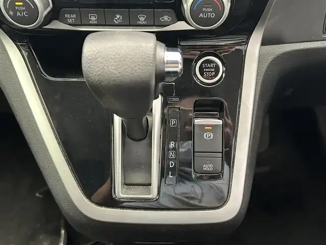 日産 セレナ ハイウェイスター 鹿児島県 2017(平29)年 6.2万km ブリリアントホワイトパール 2トーン 禁煙車/プロパイロット/　・レーンキープアシスト/　・自動駐車システム/　・クルーズコントロール(追従走行あり)/純正9インチナビ(MM516D-L)/　・Bluetooth/　・AppleCarPlay/　・AndroidAuto/　・AUX/iPod/　・フルセグTV/　・USB/　・AM/FM/両側パワースライドドア/後席モニター/全周囲カメラ/デジタルインナーミラー/前後コーナーセンサー/ETC/ドライブレコーダー/純正フロアマット/純正アルミホイール/電動格納ミラー