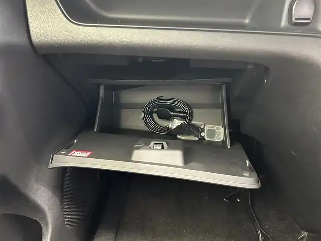 日産 セレナ ハイウェイスター 鹿児島県 2017(平29)年 6.2万km ブリリアントホワイトパール 2トーン 禁煙車/プロパイロット/　・レーンキープアシスト/　・自動駐車システム/　・クルーズコントロール(追従走行あり)/純正9インチナビ(MM516D-L)/　・Bluetooth/　・AppleCarPlay/　・AndroidAuto/　・AUX/iPod/　・フルセグTV/　・USB/　・AM/FM/両側パワースライドドア/後席モニター/全周囲カメラ/デジタルインナーミラー/前後コーナーセンサー/ETC/ドライブレコーダー/純正フロアマット/純正アルミホイール/電動格納ミラー