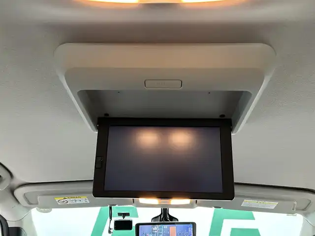 日産 セレナ ハイウェイスター 鹿児島県 2017(平29)年 6.2万km ブリリアントホワイトパール 2トーン 禁煙車/プロパイロット/　・レーンキープアシスト/　・自動駐車システム/　・クルーズコントロール(追従走行あり)/純正9インチナビ(MM516D-L)/　・Bluetooth/　・AppleCarPlay/　・AndroidAuto/　・AUX/iPod/　・フルセグTV/　・USB/　・AM/FM/両側パワースライドドア/後席モニター/全周囲カメラ/デジタルインナーミラー/前後コーナーセンサー/ETC/ドライブレコーダー/純正フロアマット/純正アルミホイール/電動格納ミラー