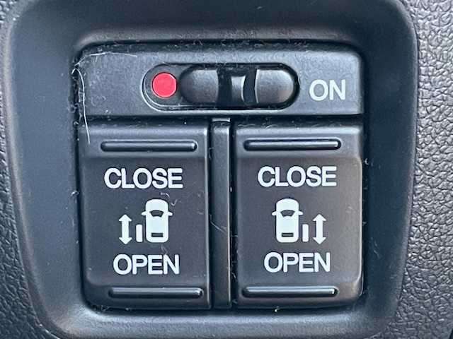 ホンダ Ｎ ＢＯＸ G SSパッケージ 宮城県 2017(平29)年 6万km ブリティッシュグリーンP 登録時走行距離59715km/プッシュスタート/パワーステアリング/パワーウインドウ/スペアキー有り/シートヒーター/ステアリングリモコン/両側パワースライドドア/アイドリングストップ/AAC/電動格納ミラー/バックカメラ/タイヤ【ブリヂストン・セイバーリング】24年製/横滑り防止/CTBA　offスイッチ/ドライブレコーダー/純正フロアマット/純正ワンセグナビ/CD/SD・USB/AM/FM/Bluetooth接続/ABS/盗難防止装置/衝突軽減装置/オートライト/純正アルミホイール