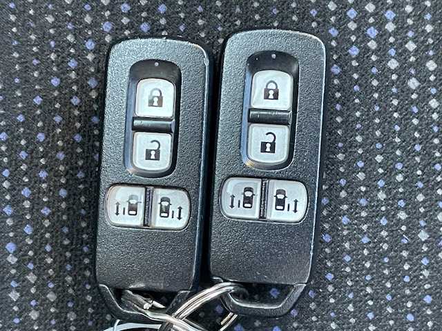 ホンダ Ｎ ＢＯＸ G SSパッケージ 宮城県 2017(平29)年 6万km ブリティッシュグリーンP 登録時走行距離59715km/プッシュスタート/パワーステアリング/パワーウインドウ/スペアキー有り/シートヒーター/ステアリングリモコン/両側パワースライドドア/アイドリングストップ/AAC/電動格納ミラー/バックカメラ/タイヤ【ブリヂストン・セイバーリング】24年製/横滑り防止/CTBA　offスイッチ/ドライブレコーダー/純正フロアマット/純正ワンセグナビ/CD/SD・USB/AM/FM/Bluetooth接続/ABS/盗難防止装置/衝突軽減装置/オートライト/純正アルミホイール