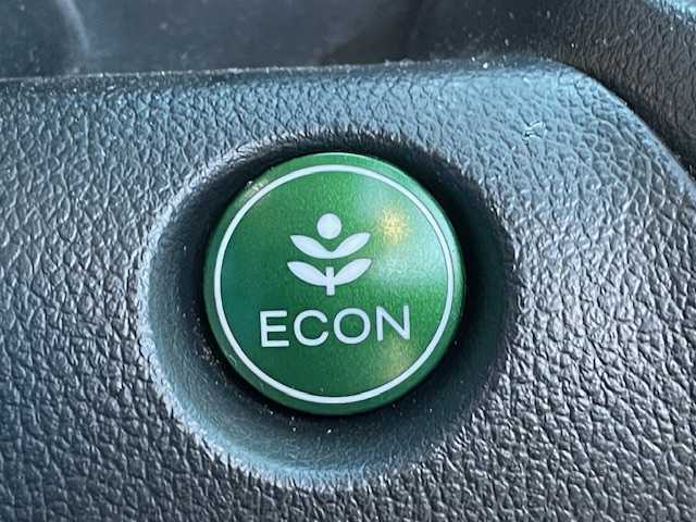 ホンダ Ｎ ＢＯＸ G SSパッケージ 宮城県 2017(平29)年 6万km ブリティッシュグリーンP 登録時走行距離59715km/プッシュスタート/パワーステアリング/パワーウインドウ/スペアキー有り/シートヒーター/ステアリングリモコン/両側パワースライドドア/アイドリングストップ/AAC/電動格納ミラー/バックカメラ/タイヤ【ブリヂストン・セイバーリング】24年製/横滑り防止/CTBA　offスイッチ/ドライブレコーダー/純正フロアマット/純正ワンセグナビ/CD/SD・USB/AM/FM/Bluetooth接続/ABS/盗難防止装置/衝突軽減装置/オートライト/純正アルミホイール