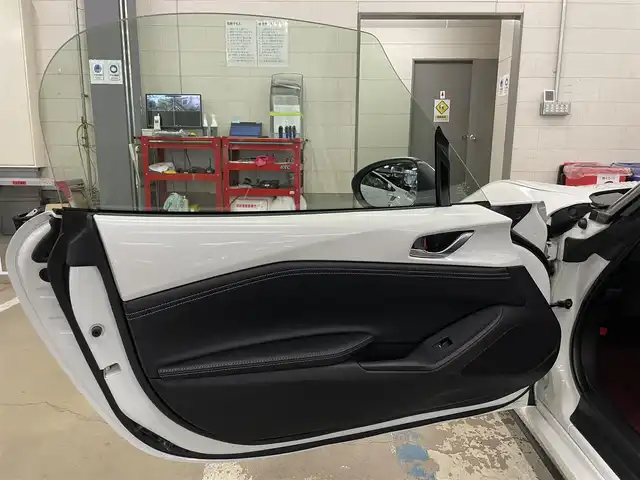 マツダ ロードスター 100周年特別記念車 千葉県 2021(令3)年 1万km スノーフレイクホワイトパールマイカ 純正ナビ(CD/DVD/AUX)/フルセグTV/バックカメラ/Bluetooth/レザーシート/シートヒーター/ビルトインETC/ドライブレコーダー/クルーズコントロール/コーナーセンサー/レーンキープアシスト/横滑り防止装置/ステアリングスイッチ/純正LEDライト