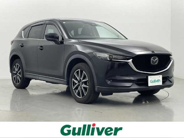 マツダ ＣＸ－５ XD Lパッケージ 熊本県 2017(平29)年 6.9万km ジェットブラックマイカ メーカーオプション/・BOSEサウンドシステム/・地デジ/CD/DVD/アドバンスドスマートシティブレーキ/後退時スマートシティブレーキサポート/誤発進抑制機能/スマートブレーキサポート/レーダークルーズコントロール/ブラインドスポットモニタリング/車線逸脱警報システム/レーンキープアシストシステム/リアパーキングセンサー/ドライバーアテンションアラート/純正SDナビ/フルセグTV/【CD/DVD/Bluetooth/USB/AUX】/バックカメラ/ETC/パドルシフト/ヘッドアップディスプレイ/パワーバックドア/レザーシート/D/N席パワーシート/D/N席シートヒーター/ステアリングヒーター/オートライト/アダプティブLEDヘッドライト/シグネチャーLEDランプ/225/55R19インチ純正AW/プッシュスタート/スマートキー/スペアキー/純正フロアマット/保証書/取扱説明書