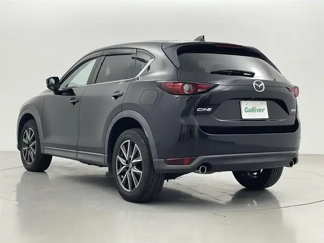 マツダ ＣＸ－５ XD Lパッケージ 熊本県 2017(平29)年 6.9万km ジェットブラックマイカ メーカーオプション/・BOSEサウンドシステム/・地デジ/CD/DVD/アドバンスドスマートシティブレーキ/後退時スマートシティブレーキサポート/誤発進抑制機能/スマートブレーキサポート/レーダークルーズコントロール/ブラインドスポットモニタリング/車線逸脱警報システム/レーンキープアシストシステム/リアパーキングセンサー/ドライバーアテンションアラート/純正SDナビ/フルセグTV/【CD/DVD/Bluetooth/USB/AUX】/バックカメラ/ETC/パドルシフト/ヘッドアップディスプレイ/パワーバックドア/レザーシート/D/N席パワーシート/D/N席シートヒーター/ステアリングヒーター/オートライト/アダプティブLEDヘッドライト/シグネチャーLEDランプ/225/55R19インチ純正AW/プッシュスタート/スマートキー/スペアキー/純正フロアマット/保証書/取扱説明書