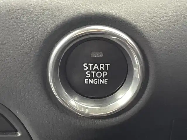 マツダ ＣＸ－５ XD Lパッケージ 熊本県 2017(平29)年 6.9万km ジェットブラックマイカ メーカーオプション/・BOSEサウンドシステム/・地デジ/CD/DVD/アドバンスドスマートシティブレーキ/後退時スマートシティブレーキサポート/誤発進抑制機能/スマートブレーキサポート/レーダークルーズコントロール/ブラインドスポットモニタリング/車線逸脱警報システム/レーンキープアシストシステム/リアパーキングセンサー/ドライバーアテンションアラート/純正SDナビ/フルセグTV/【CD/DVD/Bluetooth/USB/AUX】/バックカメラ/ETC/パドルシフト/ヘッドアップディスプレイ/パワーバックドア/レザーシート/D/N席パワーシート/D/N席シートヒーター/ステアリングヒーター/オートライト/アダプティブLEDヘッドライト/シグネチャーLEDランプ/225/55R19インチ純正AW/プッシュスタート/スマートキー/スペアキー/純正フロアマット/保証書/取扱説明書