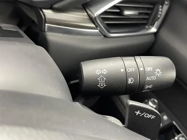 マツダ ＣＸ－５ XD Lパッケージ 熊本県 2017(平29)年 6.9万km ジェットブラックマイカ メーカーオプション/・BOSEサウンドシステム/・地デジ/CD/DVD/アドバンスドスマートシティブレーキ/後退時スマートシティブレーキサポート/誤発進抑制機能/スマートブレーキサポート/レーダークルーズコントロール/ブラインドスポットモニタリング/車線逸脱警報システム/レーンキープアシストシステム/リアパーキングセンサー/ドライバーアテンションアラート/純正SDナビ/フルセグTV/【CD/DVD/Bluetooth/USB/AUX】/バックカメラ/ETC/パドルシフト/ヘッドアップディスプレイ/パワーバックドア/レザーシート/D/N席パワーシート/D/N席シートヒーター/ステアリングヒーター/オートライト/アダプティブLEDヘッドライト/シグネチャーLEDランプ/225/55R19インチ純正AW/プッシュスタート/スマートキー/スペアキー/純正フロアマット/保証書/取扱説明書