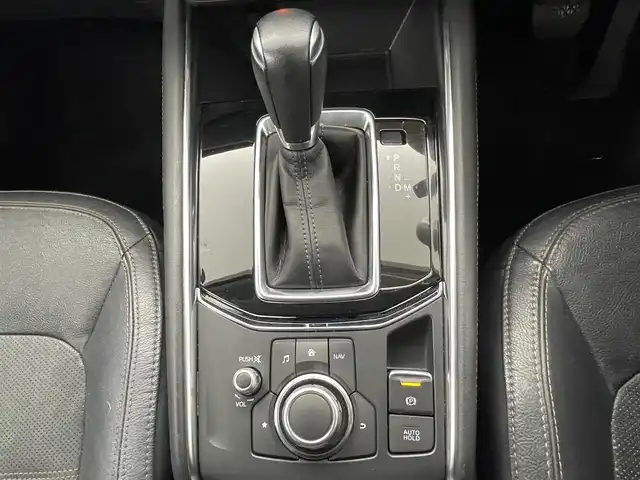 マツダ ＣＸ－５ XD Lパッケージ 熊本県 2017(平29)年 6.9万km ジェットブラックマイカ メーカーオプション/・BOSEサウンドシステム/・地デジ/CD/DVD/アドバンスドスマートシティブレーキ/後退時スマートシティブレーキサポート/誤発進抑制機能/スマートブレーキサポート/レーダークルーズコントロール/ブラインドスポットモニタリング/車線逸脱警報システム/レーンキープアシストシステム/リアパーキングセンサー/ドライバーアテンションアラート/純正SDナビ/フルセグTV/【CD/DVD/Bluetooth/USB/AUX】/バックカメラ/ETC/パドルシフト/ヘッドアップディスプレイ/パワーバックドア/レザーシート/D/N席パワーシート/D/N席シートヒーター/ステアリングヒーター/オートライト/アダプティブLEDヘッドライト/シグネチャーLEDランプ/225/55R19インチ純正AW/プッシュスタート/スマートキー/スペアキー/純正フロアマット/保証書/取扱説明書