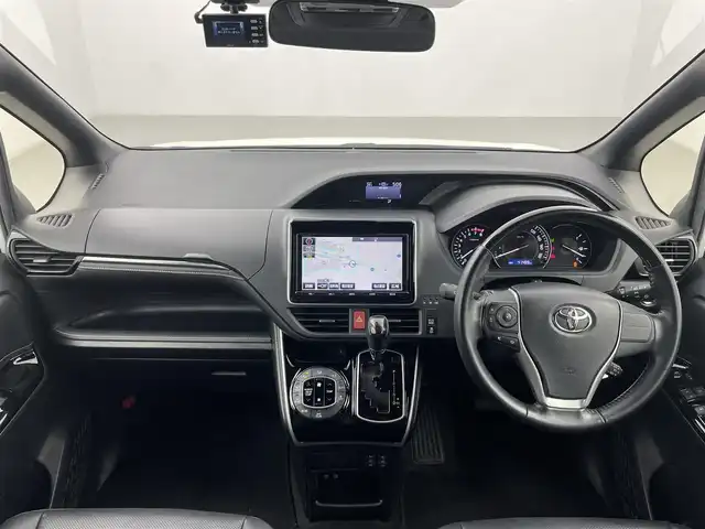 トヨタ エスクァイア Gi 千葉県 2018(平30)年 4.2万km ホワイトパールクリスタルシャイン 純正10インチナビ /フルセグTV/Bluetooth接続/バックカメラ/両側パワースライドドア/レザーシート/シートヒーター/衝突軽減ブレーキ/オートハイビーム/レーンディパーチャーアラート/クルーズコントロール/スマートキー