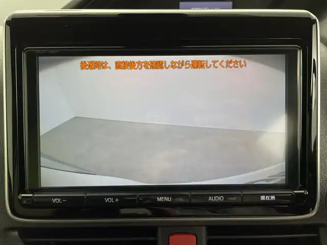 トヨタ エスクァイア Gi 鹿児島県 2018(平30)年 4.2万km ホワイトパールクリスタルシャイン 純正10インチナビ /フルセグTV/Bluetooth接続/バックカメラ/両側パワースライドドア/レザーシート/シートヒーター/衝突軽減ブレーキ/オートハイビーム/レーンディパーチャーアラート/クルーズコントロール/スマートキー
