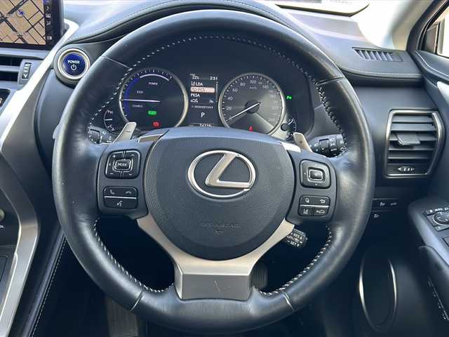 レクサス ＮＸ 300h Iパッケージ 道北・旭川 2019(平31)年 7.5万km ソニッククォーツ ・純正ナビ/BT/DVD/CD/SD/DTV/AUX/・黒本革シート/・前席シートヒーター/・前席パワーシート/・全方位カメラ/・シーケンシャルウィンカー/・パワーバックドア/・純正ドライブレコーダー/・ステアリングヒーター/・オートマチックハイビーム/・レーダークルーズコントロール/・パドルシフト/・LDA/・PCS/・PKAS/・BSM/・HUD/・LEDヘッドライト/・LEDフォグ/・純正フロアマット/・保証書/・取説
