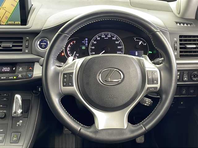 レクサス ＣＴ 200h バージョンL 鹿児島県 2011(平23)年 8.5万km ホワイトパールクリスタルシャイン 純正HDDナビゲーションシステム/マークレビンソンサウンド/パドルシフト/運転席メモリーシート/フォグライト/フルセグテレビ/BT/CD/DVD/ドライブレコーダー/LEDヘッドライト/ビルトインETC