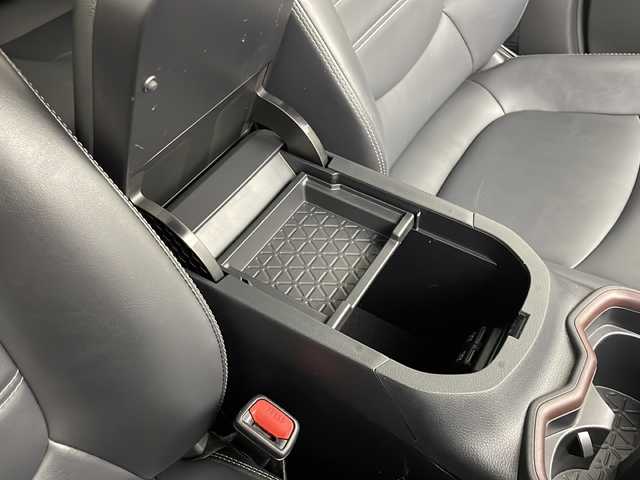 トヨタ ＲＡＶ４ G Zパッケージ 千葉県 2020(令2)年 7.6万km アティチュードブラックマイカ ４WD/・ダウンヒルアシストコントロール/トヨタセーフティセンス/・レーントレーシングアシスト/・レーンディパーチャーアラート/・ブラインドスポットモニター/・プリクラッシュセーフティ/・プリクラッシュセーフティブレーキ/・クリアランスソナー/・レーダークルーズコントロール/パワーバックドア/純正9インチメモリナビ/・型番：NSZT-Y68T/・CD/DVD/Bluetooth/フルセグTV/・バックカメラ/・ビルトインETC2.0/レザーシート/・D席メモリ付きパワーシート/・DNシートヒーター/革巻きステアリング/・ステアリングスイッチ/・ステアリングヒーター/MT付きAT/左右独立エアコン/純正フロアマット/純正ドアバイザー/純正19インチAW/ルーフレール/電動格納ウインカーミラー/オートライト/・オートマチックハイビーム/・LEDヘッドライト/・LEDフォグランプ/プッシュスタート/・スマートキー/・スペアキー/新車時保証書、取扱説明書