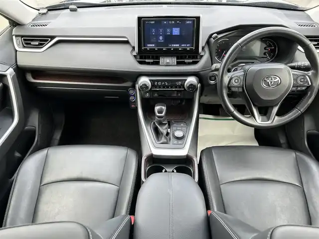 トヨタ ＲＡＶ４ G Zパッケージ 岡山県 2020(令2)年 7.6万km アティチュードブラックマイカ ４WD/・ダウンヒルアシストコントロール/トヨタセーフティセンス/・レーントレーシングアシスト/・レーンディパーチャーアラート/・ブラインドスポットモニター/・プリクラッシュセーフティ/・プリクラッシュセーフティブレーキ/・クリアランスソナー/・レーダークルーズコントロール/パワーバックドア/純正9インチメモリナビ/・型番：NSZT-Y68T/・CD/DVD/Bluetooth/フルセグTV/・バックカメラ/・ビルトインETC2.0/レザーシート/・D席メモリ付きパワーシート/・DNシートヒーター/革巻きステアリング/・ステアリングスイッチ/・ステアリングヒーター/MT付きAT/左右独立エアコン/純正フロアマット/純正ドアバイザー/純正19インチAW/ルーフレール/電動格納ウインカーミラー/オートライト/・オートマチックハイビーム/・LEDヘッドライト/・LEDフォグランプ/プッシュスタート/・スマートキー/・スペアキー/新車時保証書、取扱説明書