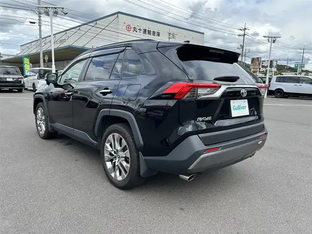 トヨタ ＲＡＶ４ G Zパッケージ 岡山県 2020(令2)年 7.6万km アティチュードブラックマイカ ４WD/・ダウンヒルアシストコントロール/トヨタセーフティセンス/・レーントレーシングアシスト/・レーンディパーチャーアラート/・ブラインドスポットモニター/・プリクラッシュセーフティ/・プリクラッシュセーフティブレーキ/・クリアランスソナー/・レーダークルーズコントロール/パワーバックドア/純正9インチメモリナビ/・型番：NSZT-Y68T/・CD/DVD/Bluetooth/フルセグTV/・バックカメラ/・ビルトインETC2.0/レザーシート/・D席メモリ付きパワーシート/・DNシートヒーター/革巻きステアリング/・ステアリングスイッチ/・ステアリングヒーター/MT付きAT/左右独立エアコン/純正フロアマット/純正ドアバイザー/純正19インチAW/ルーフレール/電動格納ウインカーミラー/オートライト/・オートマチックハイビーム/・LEDヘッドライト/・LEDフォグランプ/プッシュスタート/・スマートキー/・スペアキー/新車時保証書、取扱説明書