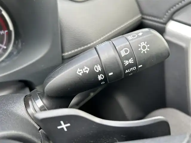 トヨタ ＲＡＶ４ G Zパッケージ 岡山県 2020(令2)年 7.6万km アティチュードブラックマイカ ４WD/・ダウンヒルアシストコントロール/トヨタセーフティセンス/・レーントレーシングアシスト/・レーンディパーチャーアラート/・ブラインドスポットモニター/・プリクラッシュセーフティ/・プリクラッシュセーフティブレーキ/・クリアランスソナー/・レーダークルーズコントロール/パワーバックドア/純正9インチメモリナビ/・型番：NSZT-Y68T/・CD/DVD/Bluetooth/フルセグTV/・バックカメラ/・ビルトインETC2.0/レザーシート/・D席メモリ付きパワーシート/・DNシートヒーター/革巻きステアリング/・ステアリングスイッチ/・ステアリングヒーター/MT付きAT/左右独立エアコン/純正フロアマット/純正ドアバイザー/純正19インチAW/ルーフレール/電動格納ウインカーミラー/オートライト/・オートマチックハイビーム/・LEDヘッドライト/・LEDフォグランプ/プッシュスタート/・スマートキー/・スペアキー/新車時保証書、取扱説明書