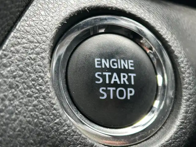 トヨタ ＲＡＶ４ G Zパッケージ 岡山県 2020(令2)年 7.6万km アティチュードブラックマイカ ４WD/・ダウンヒルアシストコントロール/トヨタセーフティセンス/・レーントレーシングアシスト/・レーンディパーチャーアラート/・ブラインドスポットモニター/・プリクラッシュセーフティ/・プリクラッシュセーフティブレーキ/・クリアランスソナー/・レーダークルーズコントロール/パワーバックドア/純正9インチメモリナビ/・型番：NSZT-Y68T/・CD/DVD/Bluetooth/フルセグTV/・バックカメラ/・ビルトインETC2.0/レザーシート/・D席メモリ付きパワーシート/・DNシートヒーター/革巻きステアリング/・ステアリングスイッチ/・ステアリングヒーター/MT付きAT/左右独立エアコン/純正フロアマット/純正ドアバイザー/純正19インチAW/ルーフレール/電動格納ウインカーミラー/オートライト/・オートマチックハイビーム/・LEDヘッドライト/・LEDフォグランプ/プッシュスタート/・スマートキー/・スペアキー/新車時保証書、取扱説明書