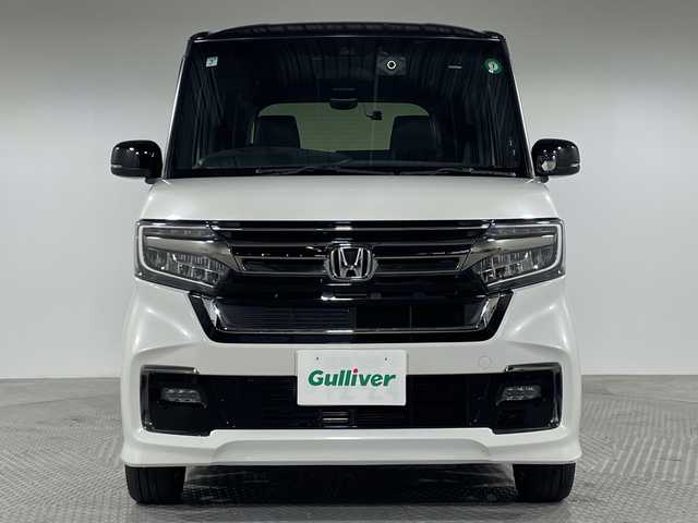 ホンダ Ｎ ＢＯＸ カスタム L ターボ 神奈川県 2021(令3)年 3.2万km プラチナホワイトパール 純正ナビVXM-214VFi/（ＣＤ・ＤＶＤ・フルセグ・ＢＴ）/バックカメラ　/社外前後ドライブレコーダー　/ビルトインＥＴＣ　/両側パワースライドドア　/運転席・助手席シートヒーター　/後ろのみコーナーセンサー　/ホンダセンシング/・衝突軽減ブレーキ/・アダブティブクルーズコントロール/・先行車発進お知らせ機能/・路外逸脱抑制機能/・レーンキープアシスト/・標識認識システム/・オートマチックハイビーム/横滑り防止/純正フロアマット/純正15インチAW/オートライト/LEDヘッドライト/フォグライト/スマートキー/プッシュスタート/スペアキー1本