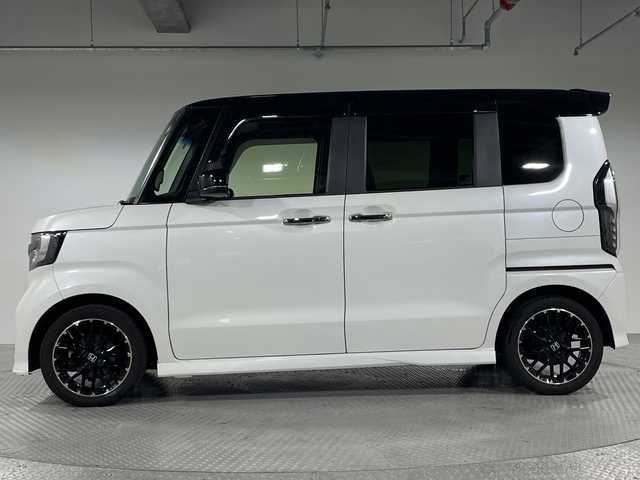 ホンダ Ｎ ＢＯＸ カスタム L ターボ 神奈川県 2021(令3)年 3.2万km プラチナホワイトパール 純正ナビVXM-214VFi/（ＣＤ・ＤＶＤ・フルセグ・ＢＴ）/バックカメラ　/社外前後ドライブレコーダー　/ビルトインＥＴＣ　/両側パワースライドドア　/運転席・助手席シートヒーター　/後ろのみコーナーセンサー　/ホンダセンシング/・衝突軽減ブレーキ/・アダブティブクルーズコントロール/・先行車発進お知らせ機能/・路外逸脱抑制機能/・レーンキープアシスト/・標識認識システム/・オートマチックハイビーム/横滑り防止/純正フロアマット/純正15インチAW/オートライト/LEDヘッドライト/フォグライト/スマートキー/プッシュスタート/スペアキー1本
