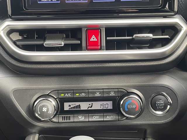 ダイハツ ロッキー G 福島県 2020(令2)年 5.4万km ブラックマイカメタリック/コンパーノレッド ４WD/純正フロアマット/サイドバイザー/純正ナビ(CD・DVD・BT・フルセグTV)/シートヒーター(前席)/LEDヘッドライト/ドラレコ/パノラミックビューモニター/コーナーセンサー/衝突被害軽減ブレーキ/レーダークルーズコントロール