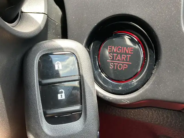 ホンダ シビック タイプR 静岡県 2025(令7)年 0.1万km未満 レーシングブルーパール ワンオーナー/Honda SENSING/9型HondaCONNECTディスプレー/   AM FM Bluetooth USB/フルセグTV/HondaLogR/バックモニター/ETC2.0/６MT/電動パーキングブレーキ/オートブレーキホールド/パーキングセンサー/後退出庫サポート/フルLEDヘッドライト/アルカンターラTypeR専用ステアリングホイール/19インチリバースリムアルミホイール/Bremboキャリパー/リアスポイラー/アルミセンターコンソールパネル/充電用USB端子/R7年5月登録/走行距離12km