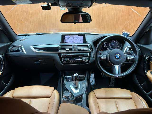 ＢＭＷ １１８ｄ Mスポーツ エディションシャドー 千葉県 2017(平29)年 3.9万km アルピンホワイトⅢ コンフォートＰＫＧ　/ＡＣＣ　/茶革シート　/ナビ　/Ｂｌｕｅｔｏｏｔｈ接続　/Ｂカメラ　/シートＨ　/ブラック塗装ＡＷ　/ＬＥＤヘッドライト　/コンフォートアクセス/衝突軽減Ｂ　/ＬＫＡ　/ＰＤＣ　/ドラレコ　/ＥＴＣ