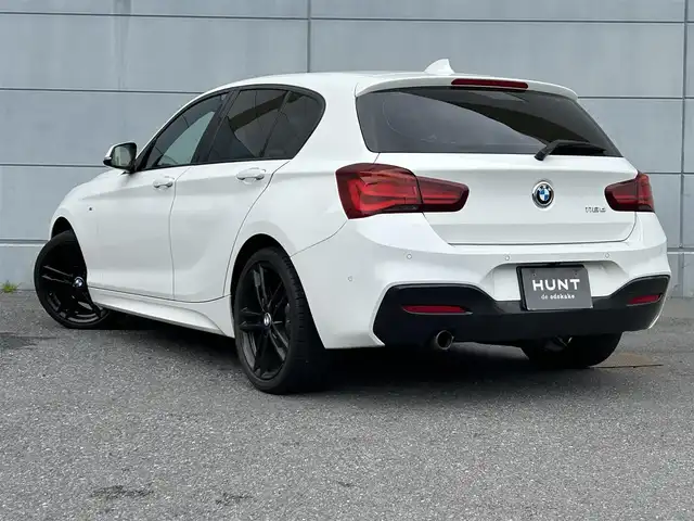 ＢＭＷ １１８ｄ Mスポーツ エディションシャドー 千葉県 2017(平29)年 3.9万km アルピンホワイトⅢ 衝突軽減ブレーキ/レーダークルーズコントロール/レーンキープアシスト/クリアランスソナー/純正ナビ/・BT/DVD/CD/USB/バックカメラ/ステアリングスイッチ/ETC/レザーシート(茶)/シートヒーター(D/N席)/LEDヘッドライト/オートライト/フォグライト/バックフォグ/スマートキー/プッシュスタート/フロアマット