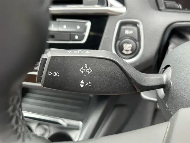 ＢＭＷ １１８ｄ Mスポーツ エディションシャドー 千葉県 2017(平29)年 3.9万km アルピンホワイトⅢ 衝突軽減ブレーキ/レーダークルーズコントロール/レーンキープアシスト/クリアランスソナー/純正ナビ/・BT/DVD/CD/USB/バックカメラ/ステアリングスイッチ/ETC/レザーシート(茶)/シートヒーター(D/N席)/LEDヘッドライト/オートライト/フォグライト/バックフォグ/スマートキー/プッシュスタート/フロアマット