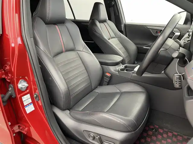 トヨタ ＲＡＶ４ ＰＨＶ ブラックトーン 愛知県 2020(令2)年 4.3万km アティチュードブラックマイカ/ダークブルーマイカメタリック 2トーン 純正ナビ/フルセグＴＶ/Bluetooth/CarPlay/パノラミックビューモニター/デジタルインナーミラー/ブラックレザーシート/前席シートヒーター+ベンチレーション/メモリ付きパワーシート/置くだけ充電/ステアリングヒーター/ヘッドアップディスプレイ/トヨタセーフティセンス/・プリクラッシュセーフティ/・レーントレーシングアシスト/・パーキングサポートブレーキ/ブラインドスポットモニター/パワーバックドア/レーダークルーズコントロール/充電ケーブル/LEDヘッドライト/ルーフレール