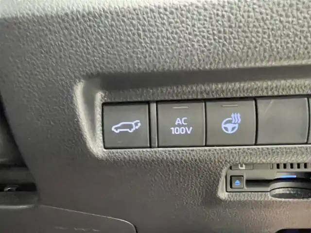 トヨタ ＲＡＶ４ ＰＨＶ ブラックトーン 愛知県 2020(令2)年 4.3万km アティチュードブラックマイカ/ダークブルーマイカメタリック 2トーン 純正ナビ/フルセグＴＶ/Bluetooth/CarPlay/パノラミックビューモニター/デジタルインナーミラー/ブラックレザーシート/前席シートヒーター+ベンチレーション/メモリ付きパワーシート/置くだけ充電/ステアリングヒーター/ヘッドアップディスプレイ/トヨタセーフティセンス/・プリクラッシュセーフティ/・レーントレーシングアシスト/・パーキングサポートブレーキ/ブラインドスポットモニター/パワーバックドア/レーダークルーズコントロール/充電ケーブル/LEDヘッドライト/ルーフレール