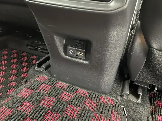 トヨタ ＲＡＶ４ ＰＨＶ ブラックトーン 愛知県 2020(令2)年 4.3万km アティチュードブラックマイカ/ダークブルーマイカメタリック 2トーン 純正ナビ/フルセグＴＶ/Bluetooth/CarPlay/パノラミックビューモニター/デジタルインナーミラー/ブラックレザーシート/前席シートヒーター+ベンチレーション/メモリ付きパワーシート/置くだけ充電/ステアリングヒーター/ヘッドアップディスプレイ/トヨタセーフティセンス/・プリクラッシュセーフティ/・レーントレーシングアシスト/・パーキングサポートブレーキ/ブラインドスポットモニター/パワーバックドア/レーダークルーズコントロール/充電ケーブル/LEDヘッドライト/ルーフレール