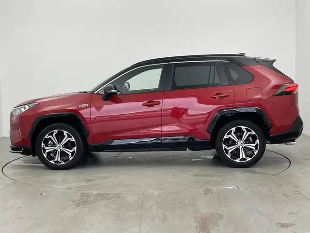 トヨタ ＲＡＶ４ ＰＨＶ ブラックトーン 愛知県 2020(令2)年 4.3万km アティチュードブラックマイカ/ダークブルーマイカメタリック 2トーン 純正ナビ/フルセグＴＶ/Bluetooth/CarPlay/パノラミックビューモニター/デジタルインナーミラー/ブラックレザーシート/前席シートヒーター+ベンチレーション/メモリ付きパワーシート/置くだけ充電/ステアリングヒーター/ヘッドアップディスプレイ/トヨタセーフティセンス/・プリクラッシュセーフティ/・レーントレーシングアシスト/・パーキングサポートブレーキ/ブラインドスポットモニター/パワーバックドア/レーダークルーズコントロール/充電ケーブル/LEDヘッドライト/ルーフレール