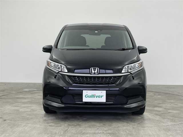 ホンダ フリード G 群馬県 2023(令5)年 1.9万km クリスタルブラックパール 純正７型ナビ　バックカメラ　ホンダセンシング　衝突軽減　レーンキープ　レーダークルーズ　オートライト　両側パワスラ　ＥＴＣ２．０　後コーナーセンサー　シートヒーター　純正フロアマット　Ｐスタート　禁煙