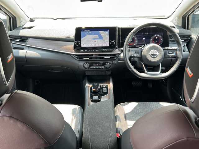 日産 オーラ G 山口県 2021(令3)年 5.5万km ピュアホワイトパール NissanConnectナビ/・9インチモニター/・フルセグテレビ/・USBデータ通信/・HDMI入力/・Bluetooth接続/・AppleCarPlay/・AM/FMラジオ/・交通情報/・ハンズフリー通話機能/BOSEサウンド/アラウンドビューモニター/LEDオートライト/LEDフォグランプ/LEDミラーウィンカー/ロック連動自動格納ドアミラー/オートハイビーム/ハーフレザーシート/ナビ連動純正ドライブレコーダー/ビルトインETC2.0/スマートキー×２/イモビライザー/プッシュスタート/プロパイロット(アダプティブクルーズコントロール)/プロパイロット(レーントレーシングアシスト操舵支援付)/デジタルインナーミラー/ブラインドスポットモニター/後方支援/エマージェンシーブレーキ/標識検知機能/後退時車両検知警報/前後クリアランスソナー/誤発進抑制機能/先行車発進通知/車線逸脱通知/マルチインフォメーションディスプレイ/WSRS＋サイドカーテンエアバッグ/後席ISOFIXシート/UVカットプライバシーガラス/純正17インチAW(純正ロックナット付)/ラゲッジマット