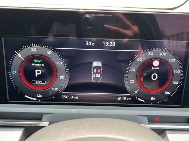 日産 オーラ G 山口県 2021(令3)年 5.5万km ピュアホワイトパール NissanConnectナビ/・9インチモニター/・フルセグテレビ/・USBデータ通信/・HDMI入力/・Bluetooth接続/・AppleCarPlay/・AM/FMラジオ/・交通情報/・ハンズフリー通話機能/BOSEサウンド/アラウンドビューモニター/LEDオートライト/LEDフォグランプ/LEDミラーウィンカー/ロック連動自動格納ドアミラー/オートハイビーム/ハーフレザーシート/ナビ連動純正ドライブレコーダー/ビルトインETC2.0/スマートキー×２/イモビライザー/プッシュスタート/プロパイロット(アダプティブクルーズコントロール)/プロパイロット(レーントレーシングアシスト操舵支援付)/デジタルインナーミラー/ブラインドスポットモニター/後方支援/エマージェンシーブレーキ/標識検知機能/後退時車両検知警報/前後クリアランスソナー/誤発進抑制機能/先行車発進通知/車線逸脱通知/マルチインフォメーションディスプレイ/WSRS＋サイドカーテンエアバッグ/後席ISOFIXシート/UVカットプライバシーガラス/純正17インチAW(純正ロックナット付)/ラゲッジマット