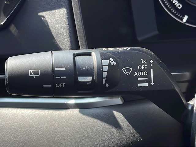 三菱 アウトランダー ＰＨＥＶ G 山口県 2022(令4)年 2.6万km ホワイトダイヤモンド 純正12.3インチHDディスプレイ/・スマートフォン連動ナビゲーション/・Bluetooth機能/・ハンズフリー通話機能/・地デジチューナー/・AM/FMラジオ/・USBポート/４WD/バックカメラ/全周囲カメラ/前後ドライブレコーダー/ETC2.0/スマートキー×２/プッシュスタート/運転支援/・ハンドル支援/・衝突被害軽減ブレーキシステム/・車線逸脱抑制機能/・後側方車両検知/・緊急支援/・道路標識認識機能/・ルート連動減速/・制限速度支援/・進入禁止標識認識機能/・パーキングセンサー/・後退時車両検知警報システム/・ふらつき警報/・凍結注意
