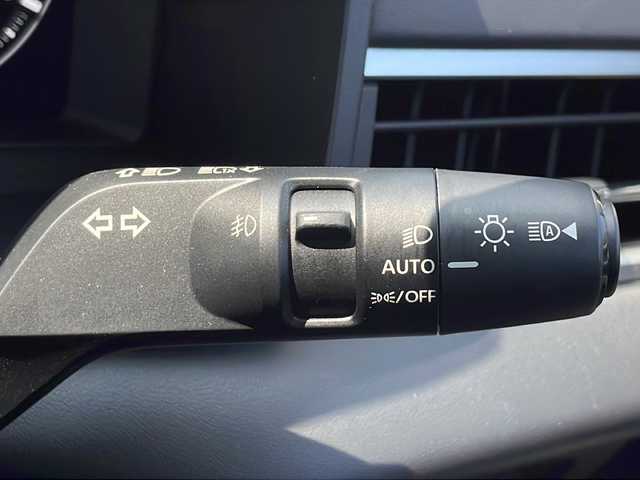 三菱 アウトランダー ＰＨＥＶ G 山口県 2022(令4)年 2.6万km ホワイトダイヤモンド 純正12.3インチHDディスプレイ/・スマートフォン連動ナビゲーション/・Bluetooth機能/・ハンズフリー通話機能/・地デジチューナー/・AM/FMラジオ/・USBポート/４WD/バックカメラ/全周囲カメラ/前後ドライブレコーダー/ETC2.0/スマートキー×２/プッシュスタート/運転支援/・ハンドル支援/・衝突被害軽減ブレーキシステム/・車線逸脱抑制機能/・後側方車両検知/・緊急支援/・道路標識認識機能/・ルート連動減速/・制限速度支援/・進入禁止標識認識機能/・パーキングセンサー/・後退時車両検知警報システム/・ふらつき警報/・凍結注意
