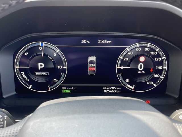 三菱 アウトランダー ＰＨＥＶ G 山口県 2022(令4)年 2.6万km ホワイトダイヤモンド 純正12.3インチHDディスプレイ/・スマートフォン連動ナビゲーション/・Bluetooth機能/・ハンズフリー通話機能/・地デジチューナー/・AM/FMラジオ/・USBポート/４WD/バックカメラ/全周囲カメラ/前後ドライブレコーダー/ETC2.0/スマートキー×２/プッシュスタート/運転支援/・ハンドル支援/・衝突被害軽減ブレーキシステム/・車線逸脱抑制機能/・後側方車両検知/・緊急支援/・道路標識認識機能/・ルート連動減速/・制限速度支援/・進入禁止標識認識機能/・パーキングセンサー/・後退時車両検知警報システム/・ふらつき警報/・凍結注意