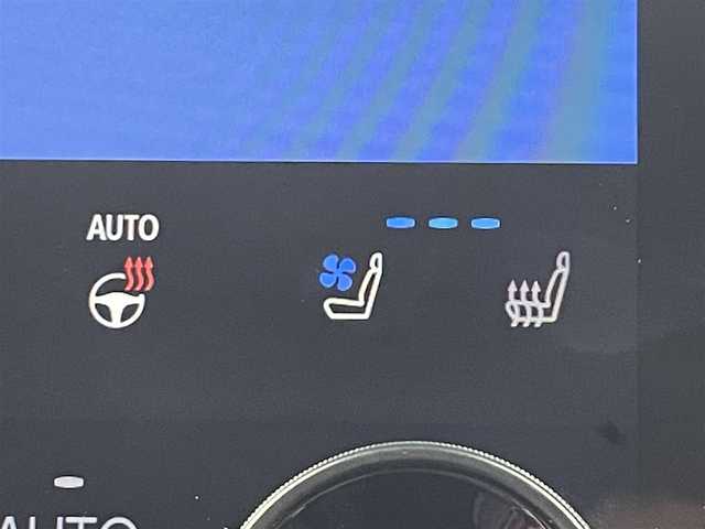 トヨタ アルファードハイブリット Z 大阪府 2024(令6)年 0.7万km プラチナホワイトパールマイカ トヨタチームメイト　アドバンストパーク　左右独立ムーンルーフ　黒革シート　純正ナビＴＶ　３６０カメラ　後席モニター　デジタルインナーミラー　パワーシート／ヒーター／エアコン　衝突軽減　ＨＵＤ