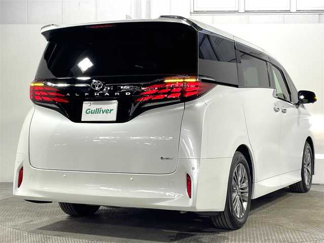 トヨタ アルファードハイブリット Z 大阪府 2024(令6)年 0.7万km プラチナホワイトパールマイカ トヨタチームメイト　アドバンストパーク　左右独立ムーンルーフ　黒革シート　純正ナビＴＶ　３６０カメラ　後席モニター　デジタルインナーミラー　パワーシート／ヒーター／エアコン　衝突軽減　ＨＵＤ