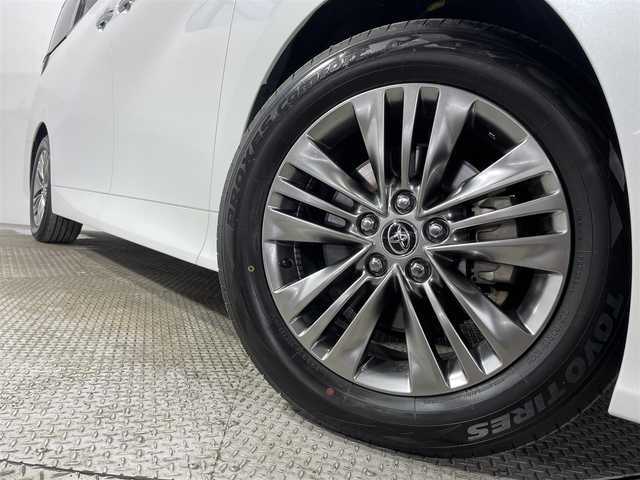 トヨタ アルファードハイブリット Z 大阪府 2024(令6)年 0.7万km プラチナホワイトパールマイカ トヨタチームメイト　アドバンストパーク　左右独立ムーンルーフ　黒革シート　純正ナビＴＶ　３６０カメラ　後席モニター　デジタルインナーミラー　パワーシート／ヒーター／エアコン　衝突軽減　ＨＵＤ
