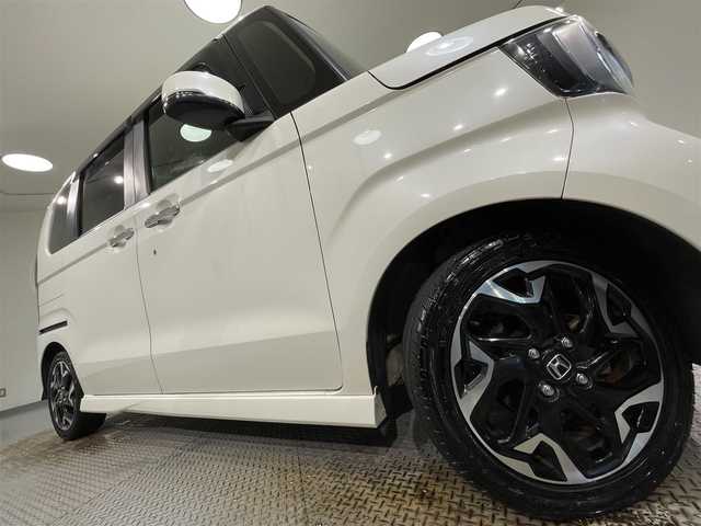 ホンダ Ｎ ＢＯＸ カスタム G L ターボ ホンダセンシング 愛知県 2017(平29)年 9.6万km プレミアムホワイトパールⅡ 純正８インチギャザズナビ/（CD・DVD再生/FM/AM/フルセグTV/SD/iPod/AppleCarPlay)/両側パワースライドドア　/ホンダセンシング/　　-レーダークルーズコントロール　/　　-衝突軽減ブレーキ　/　　-車線逸脱警報/　　-先行車発進お知らせ/　　-オートマチックハイビーム/ビルトインＥＴＣ　/バックカメラ　/パドルシフト　/ＬＥＤヘッドライト　/LEDフォグランプ/コーナーセンサー/純正フロアマット/後席サンバイザー