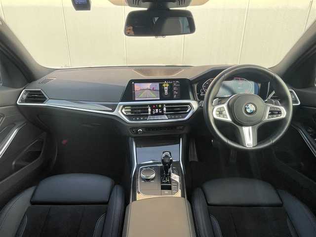 ＢＭＷ ３２０ｄ xDrive Mスポーツ EDジョイ+ 福岡県 2020(令2)年 2.5万km 白 純正ナビ/バックカメラ/ハーフレザーシート/シートヒーター/ACC/BSM/LKA/360°ドライブレコーダー/純正オプション19インチアルミホイール/インテリジェントセーフティ/パドルシフト/パーキングセンサー/スマートキー