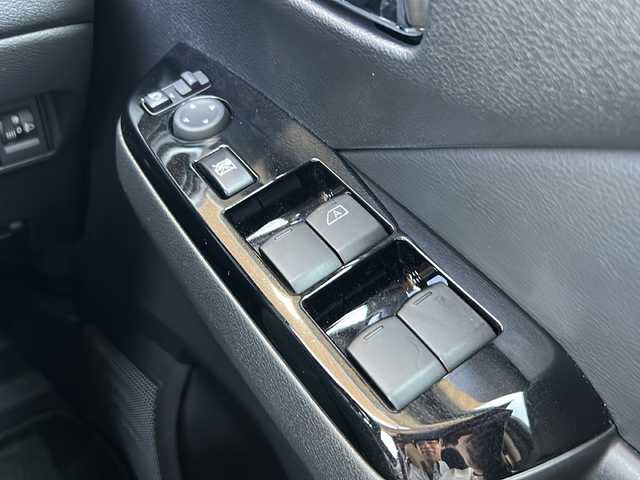 日産 デイズ ハイウェイスターX 静岡県 2025(令7)年 0.3万km ブラック 純正ナビ/・AM/・FM/・SD/・ドライブレコーダー/・Bluetooth/・HDMI/・フルセグTV/主要装備/・アラウンドビューモニター/・ドライブレコーダー/・エマージェンシーブレーキ/・ＬＥＤヘッドライト/・ＥＴＣ２．０/・アイドリングストップ/・スマートキー/・サイドカーテンエアバッッグ/・オートライト/・14インチ純正AW/・車線逸脱警報/・クリアランスソナー