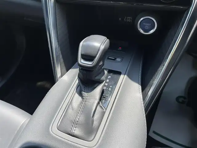 トヨタ ハリアー ハイブリッド G 石川県 2020(令2)年 4万km ブラック ワンオーナー/純正ディスプレイオーディオ/フルセグTV/バックカメラ/LEDヘッドライト/パワーバックドア/ビルトインETC/純正アルミホイール/トヨタセーフティセンス/レーダークルーズ/デジタルミラー/スマートキー/プッシュスタート/電動ミラー/保証書