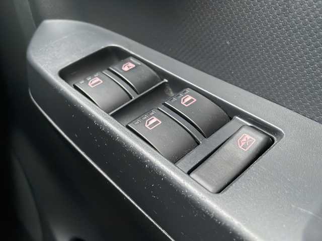 スバル プレオ プラス F スマートアシスト 道東・釧路十勝 2020(令2)年 2.6万km ブラックマイカメタリック 4WD/純正オーディオ/・ラジオ/CD/AUX/スマートアシストIII/-衝突警報機能・衝突回避支援ブレーキ機能/-AT誤発進抑制制御機能（前方・後方）/-先行車発進お知らせ機能/-ハイビームアシスト/-コーナーセンサー/アイドリングストップ/エンジンスターター/サマータイヤアルミ積込/トノカバー/フロアマット/ドアバイザー