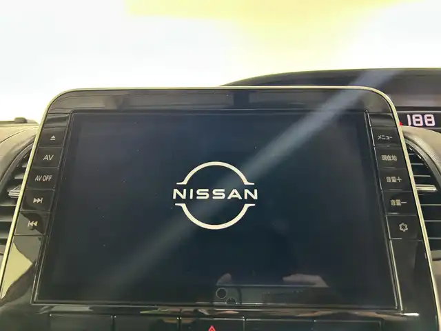 日産 セレナ ハイウェイスター V 佐賀県 2022(令4)年 0.7万km オレンジ 純正10インチナビ/社外フリップダウンモニター/バックカメラ/福祉車両/助手席スライドアップシート/車椅子収納装置/衝突被害軽減システム/プロパイロット/レーンアシスト/レーダークルーズコントロール/ロードサインアシスト/オートライト/オートマチックハイビーム/LEDヘッドライト/LEDフォグライト/電子パーキング/オートブレーキホールド/前方ドライブレコーダー/ビルトインETC/両側パワースライドドア/ハンズフリースライドドア/ステアリングヒーター/運転席シートヒーター/後席サンシェード/シートバックテーブル/ISOFIX対応/純正フロアマット/純正16インチアルミホイール/ステアリングスイッチ/プッシュスタート/スマートキー